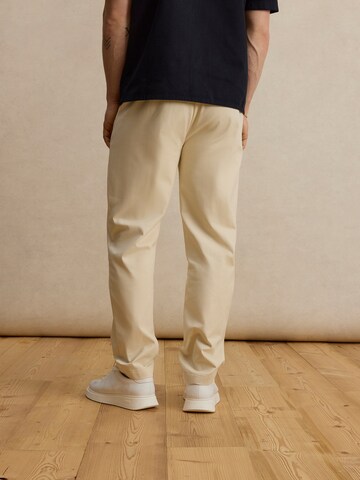 DAN FOX APPAREL Regular Панталон 'Furkan' в бяло