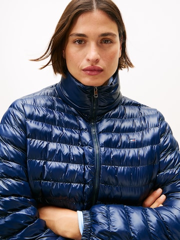 Geacă de primăvară-toamnă de la Tommy Hilfiger Curve pe albastru