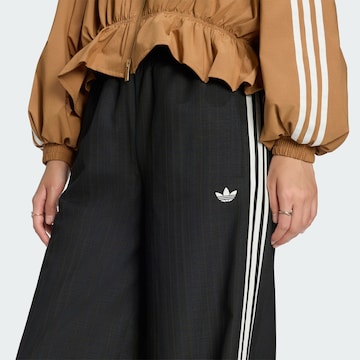 Wide leg Pantaloni di ADIDAS ORIGINALS in nero