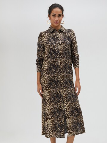Lola Casademunt Shirt dress in Brown: front