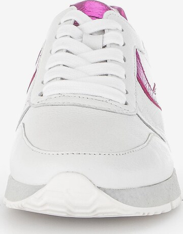 Sneaker low de la GABOR pe alb