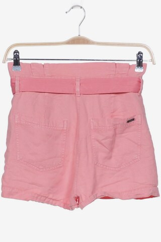 GUESS Shorts in M in Pink