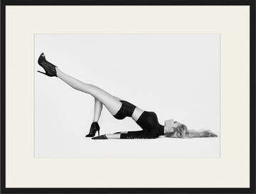 Liv Corday Bilder 'Stretching' in Grau: predná strana