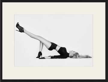 Liv Corday Bilder 'Stretching' in Grau: predná strana