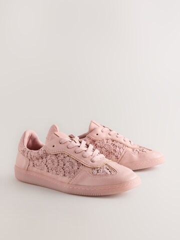 Next Sneaker in Pink