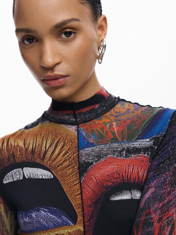 Tricou de la Desigual pe negru