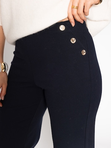 SASSYCLASSY Slimfit Byxa i blå