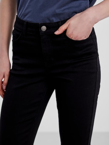 PIECES Skinny Jeans 'TALIA' in Schwarz