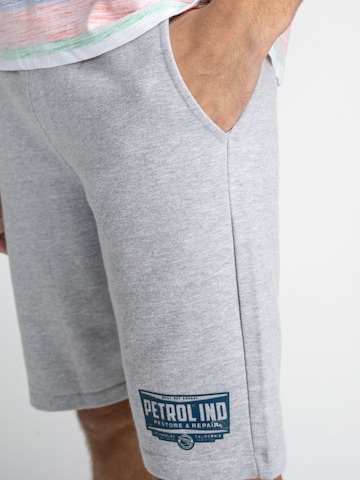 Regular Pantalon Petrol Industries en gris