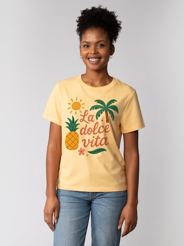 Watapparel Shirt 'La Dolce Vita' in Geel: voorkant