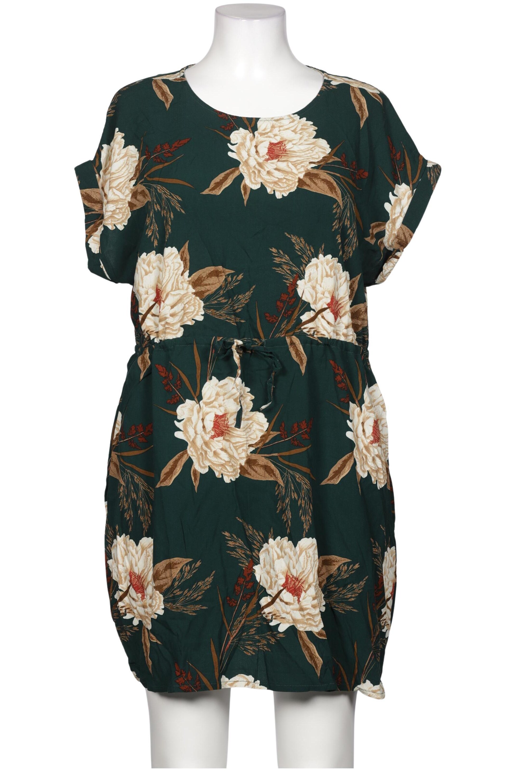 Vero Moda Curve Dress in 5XL in Green: front