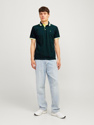Tricou 'JJPAULOS' de la JACK & JONES pe verde