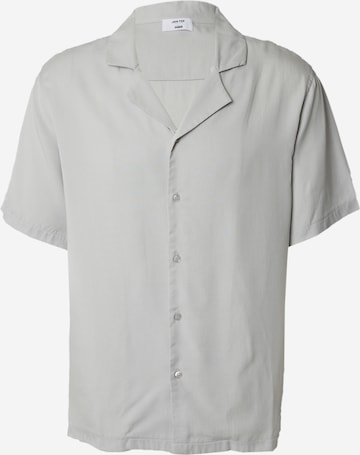 DAN FOX APPAREL - Ajuste regular Camisa en gris: frente