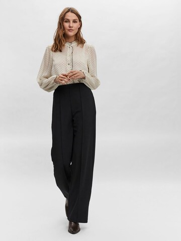 VERO MODA Baggy Broek 'Becky' in Zwart: voorkant