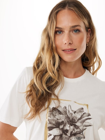 Tricou de la MEXX pe bej