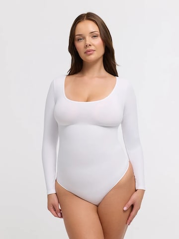 Body modellante 'Longsleeve Sculpting Bodysuit with String' di cfab in bianco: frontale