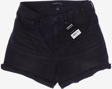 Calvin Klein Jeans Shorts in L in Grey: front