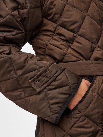 PIECES Winterjas in Bruin
