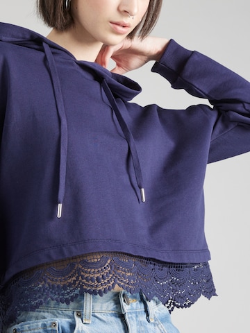 ABOUT YOU Sweatshirt 'Letizia' in Blauw