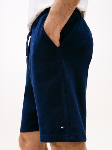 TOMMY HILFIGER Regularen Hlače | modra barva