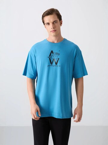 Tommy Life Shirt in Blue: front
