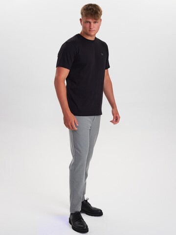 Dxnmxrk T-Shirt 'Casper' in Schwarz