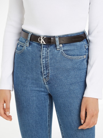 Calvin Klein Jeans Ζώνη σε μαύρο: μπροστά