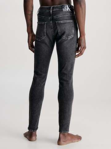 Calvin Klein Jeans Skinny Farkut värissä musta