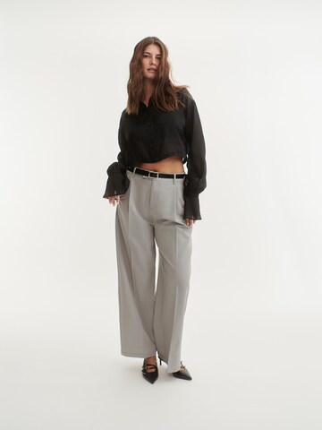 ABOUT YOU x Laura Giurcanu Blouse in Black