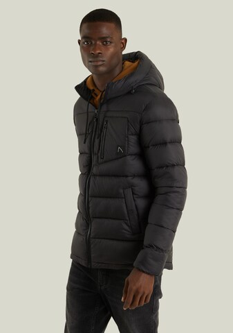 CHASIN' Winterjacke in Schwarz