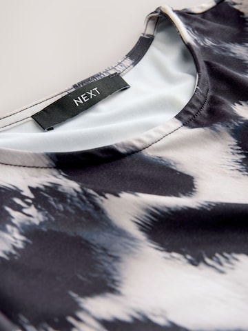 Tricou de la Next pe alb