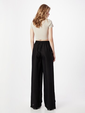 s.Oliver BLACK LABEL Loose fit Trousers in Black