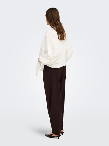 Barrel Pantalon à pince 'OLMBang' Only Maternity en marron