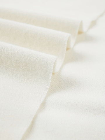 Écharpe 'Unisex Cashmere Fringed Scarf' GOBI Cashmere en blanc