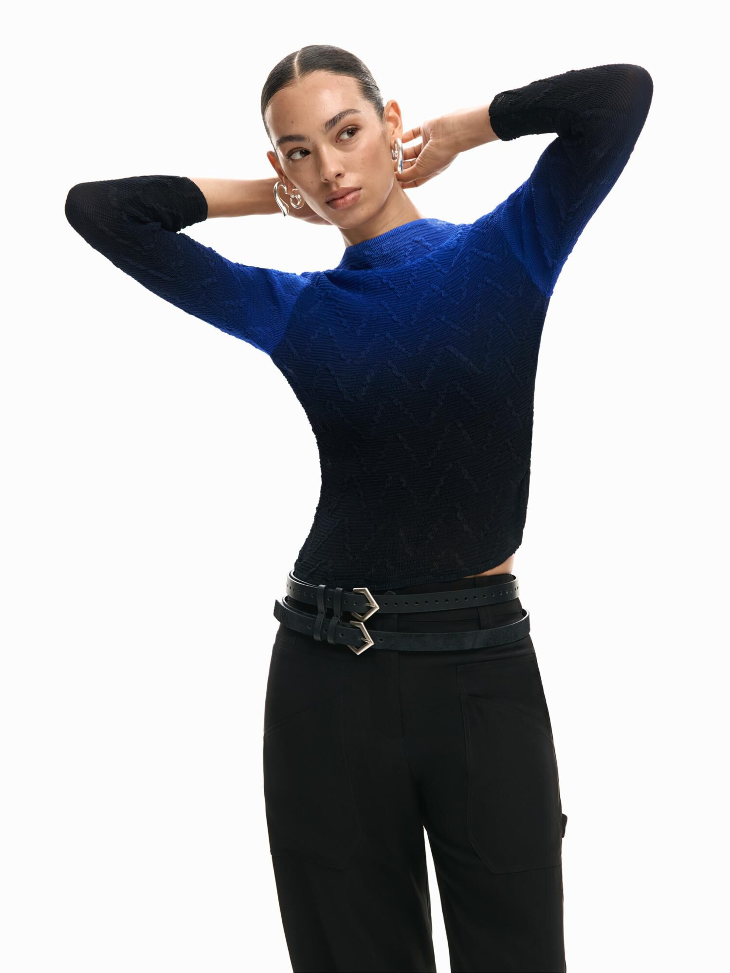 Desigual Svetr – modrá: přední strana