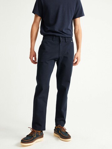 Thinking MU Loose fit Pants ' Marcelino Pants ' in Blue: front