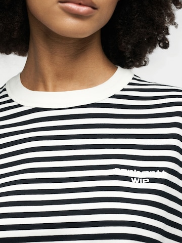 Carhartt WIPMajica 'Ezra' - bijela boja