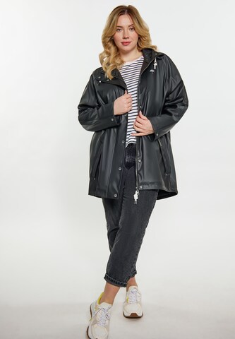 Schmuddelwedda Between-Seasons Coat in Black