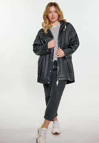 Schmuddelwedda Between-seasons coat in Black