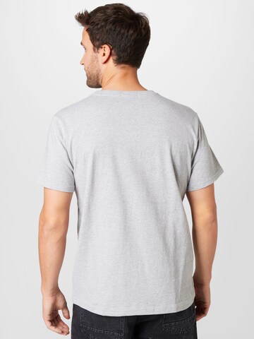 T-Shirt 'Roy' Nudie Jeans Co en gris