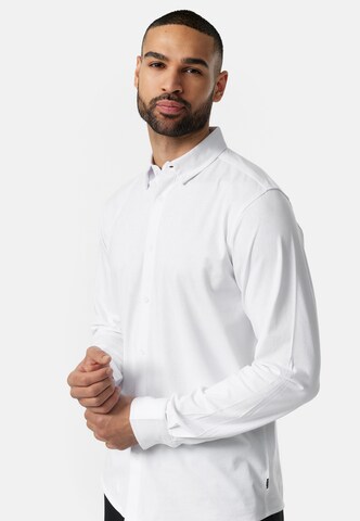 Coupe slim Chemise 'Theodore' JEFF en blanc