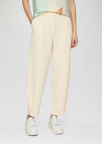 s.Oliver Loosefit Bundfaltenhose in Beige: Vorderseite
