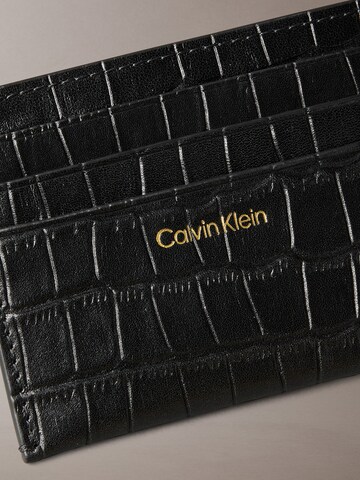 Étui Calvin Klein en noir