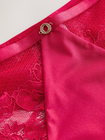 String Lipsy en rouge