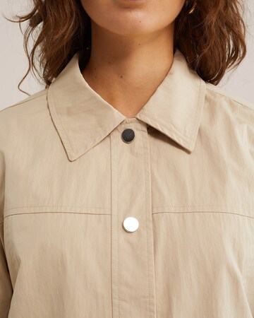 WE Fashion Jacke in Beige
