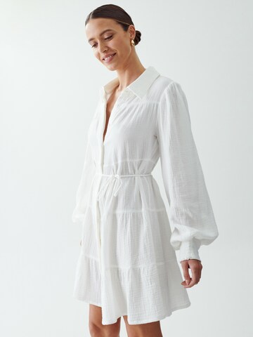 The Fated Skjortklänning 'GIIA ' i vit