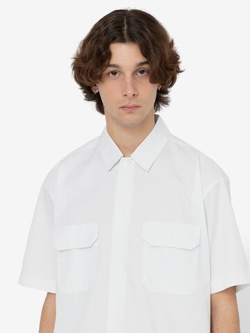 DICKIES - Comfort Fit Camisa em branco