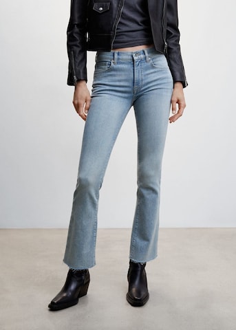 MANGO Flared Jeans 'dafne' in Blau: predná strana