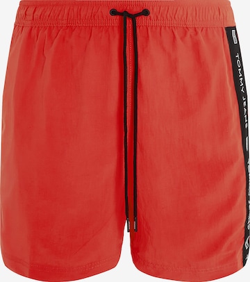 Shorts de bain Tommy Jeans en rouge : devant