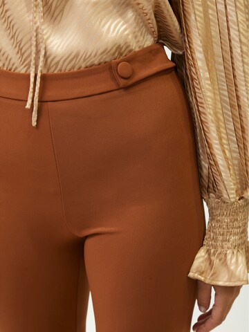 évasé Pantalon Influencer en marron